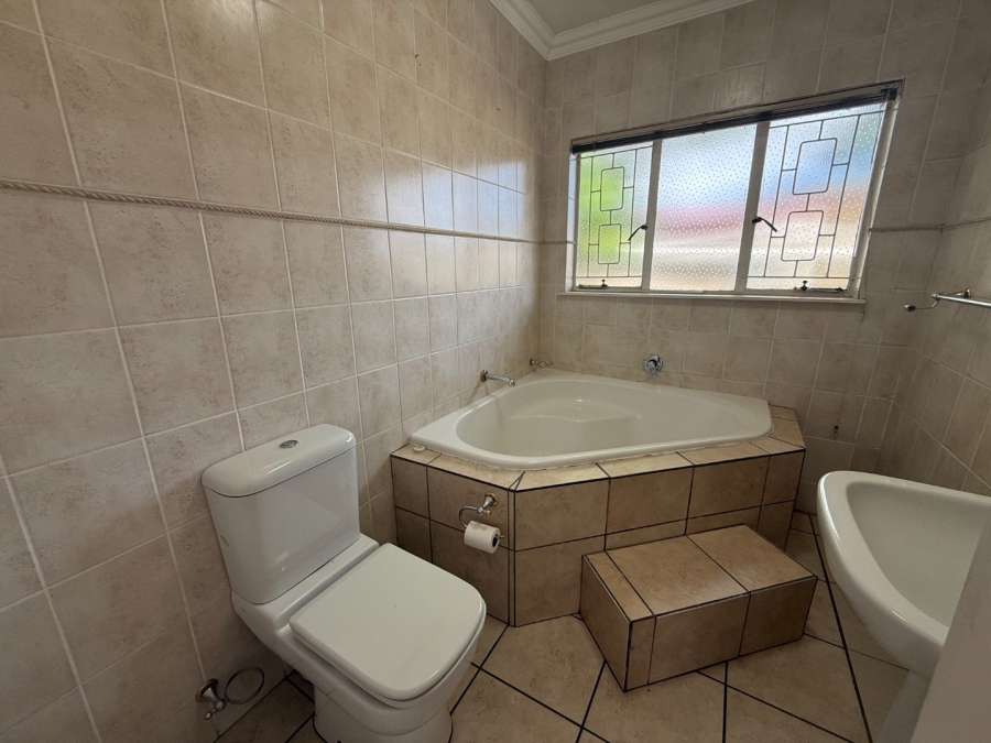 5 Bedroom Property for Sale in Bayswater Free State